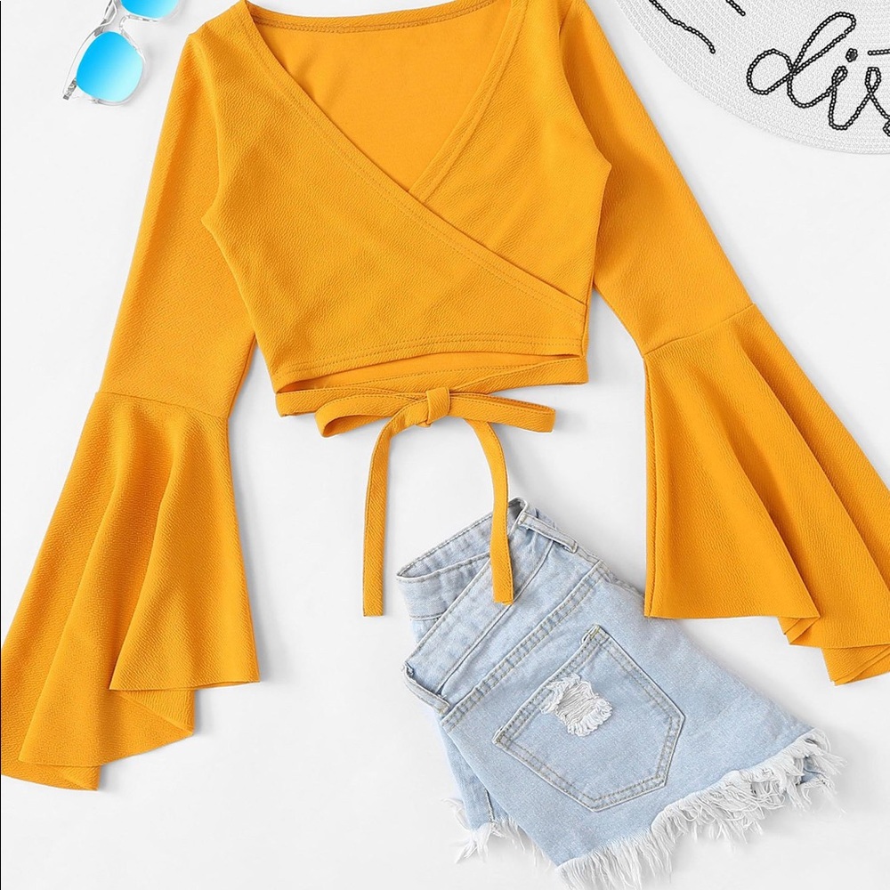 Long sleeve crop blouse